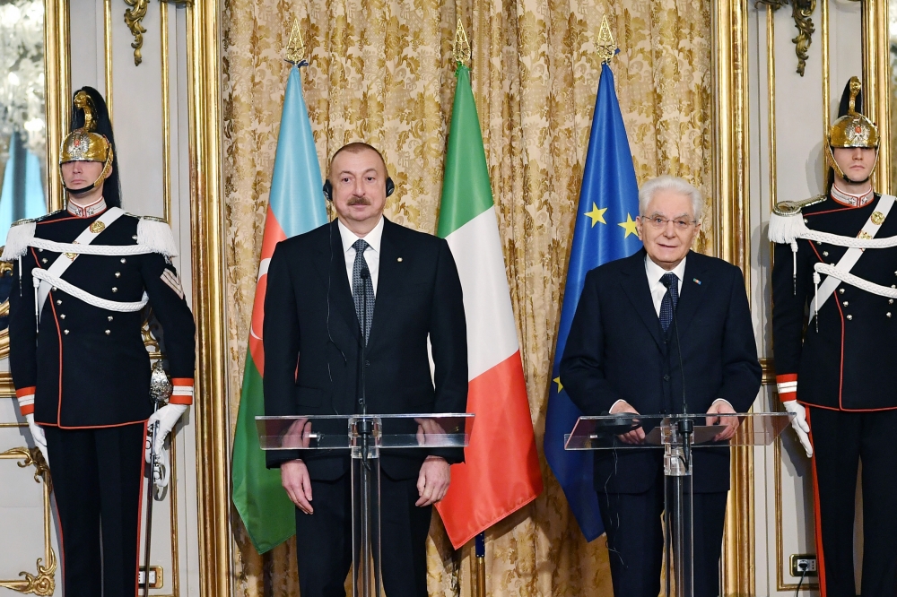 Azerbaijani, Italian presidents make press statements