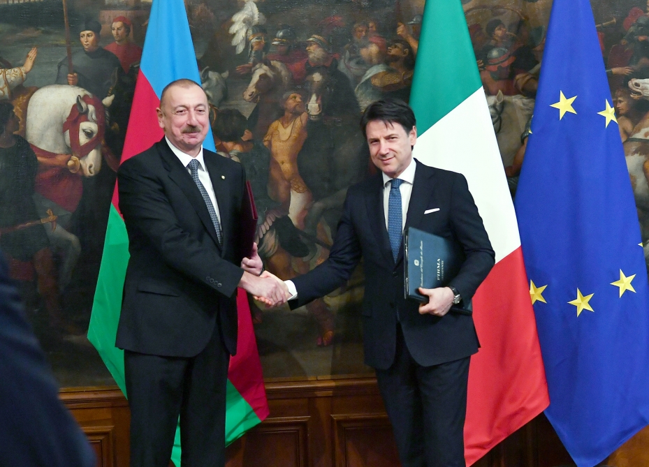 Azerbaijan, Italy exchanged documents