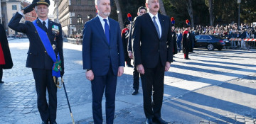 President Ilham Aliyev visited Tomb of the Unknown Soldier in Rome