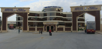 Azerbaijan’s state border service closes border with Iran