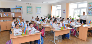 Azerbaijan extends term of classes suspension at schools
