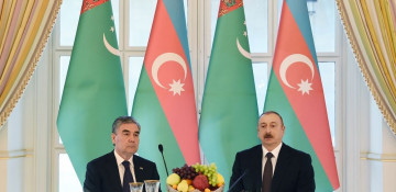 President Ilham Aliyev hosted official reception in honor of Turkmen President Gurbanguly Berdimuhamedov