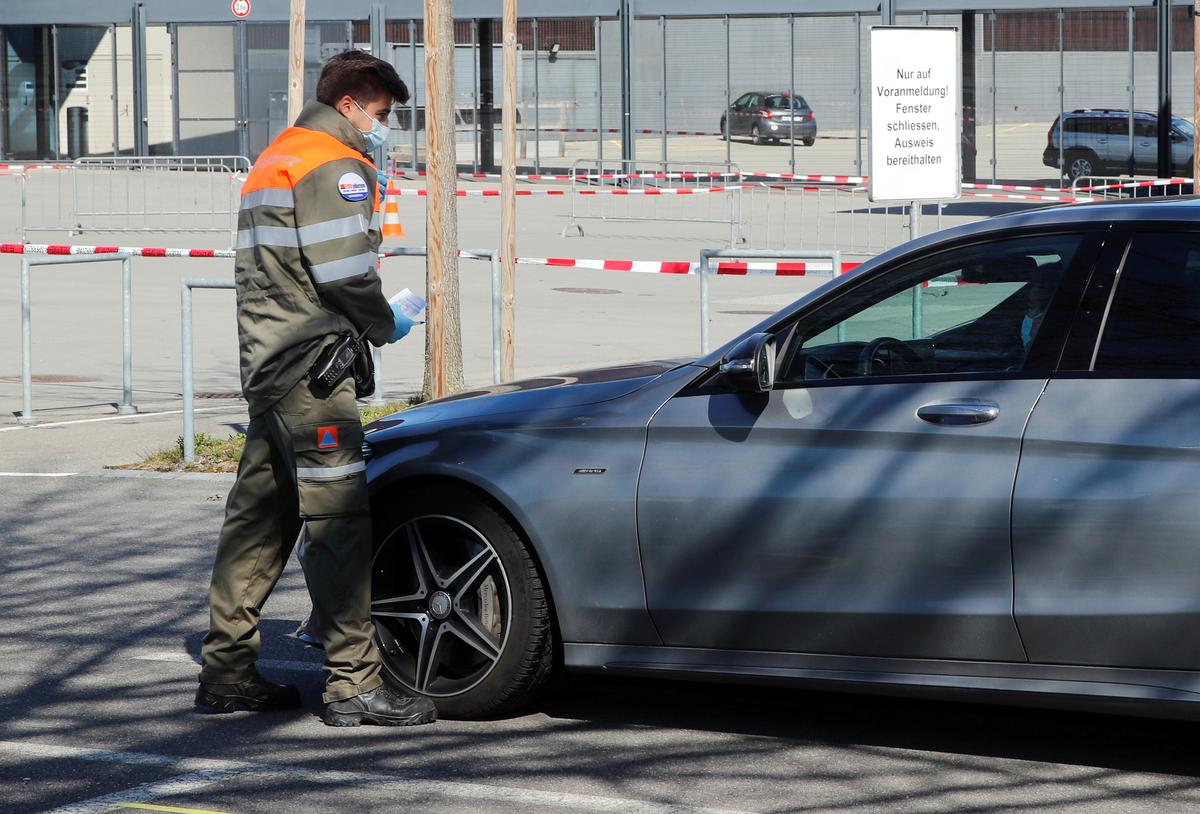 Swiss coronavirus death toll rises to 378 