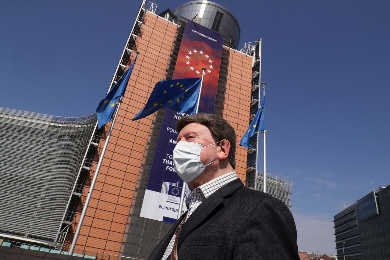 EU ministers seal deal on half a trillion euro coronavirus rescue plan
