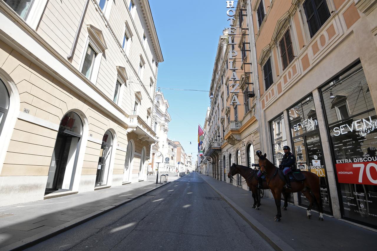 Italy's daily coronavirus death toll and new cases decline slightly