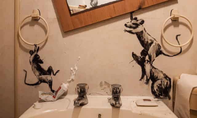 Bathroom Banksy: Street-artist stays home for new lockdown work