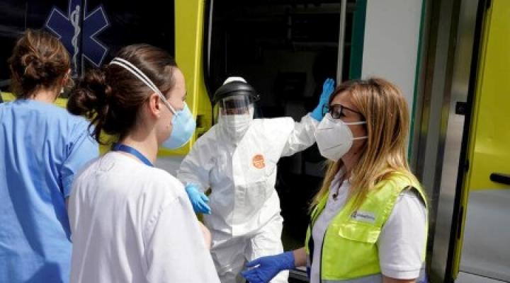 Spain coronavirus cases top 200,000 but infection rate falling 'a lot'