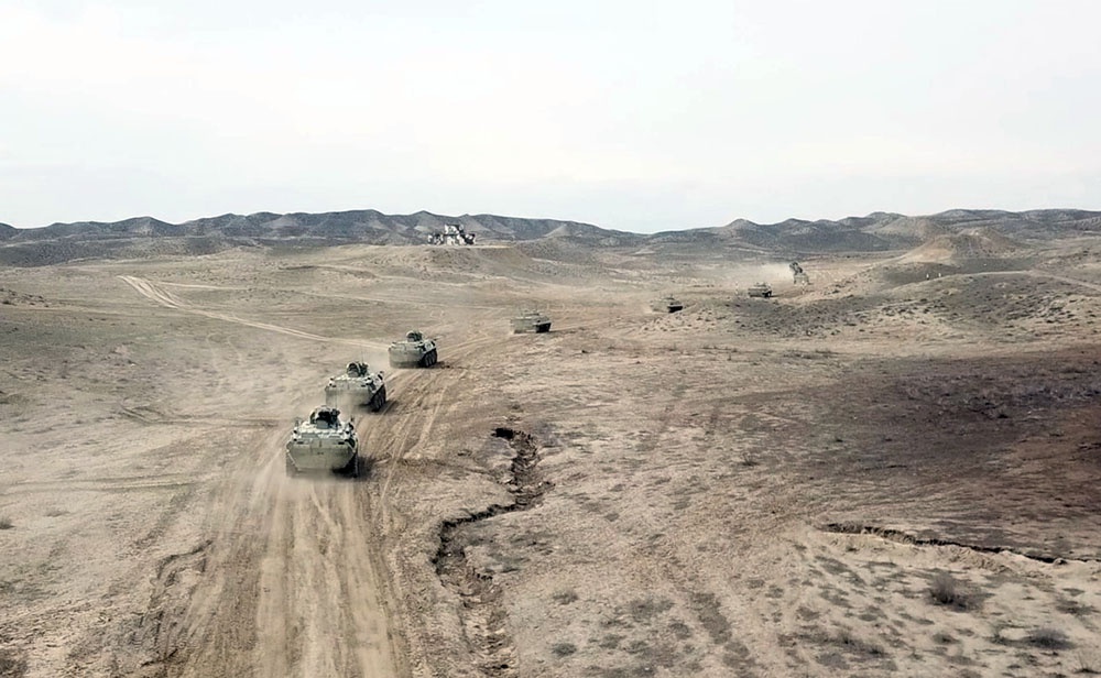 Azerbaijan army improves combat readiness of APC crews (VIDEO)