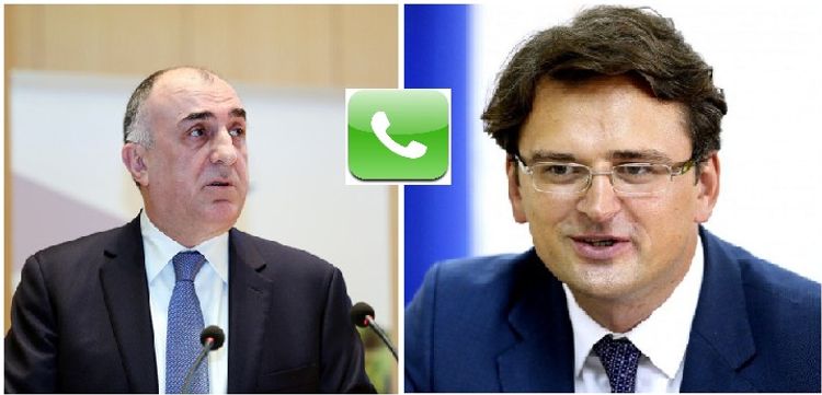 Azerbaijani, Ukrainian FMs discuss relevant issues over phone