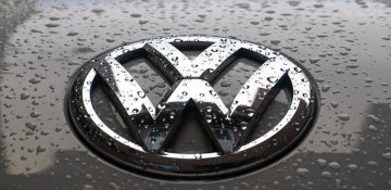 Pandemic narrows Volkswagen's profit by over 80% in Q1