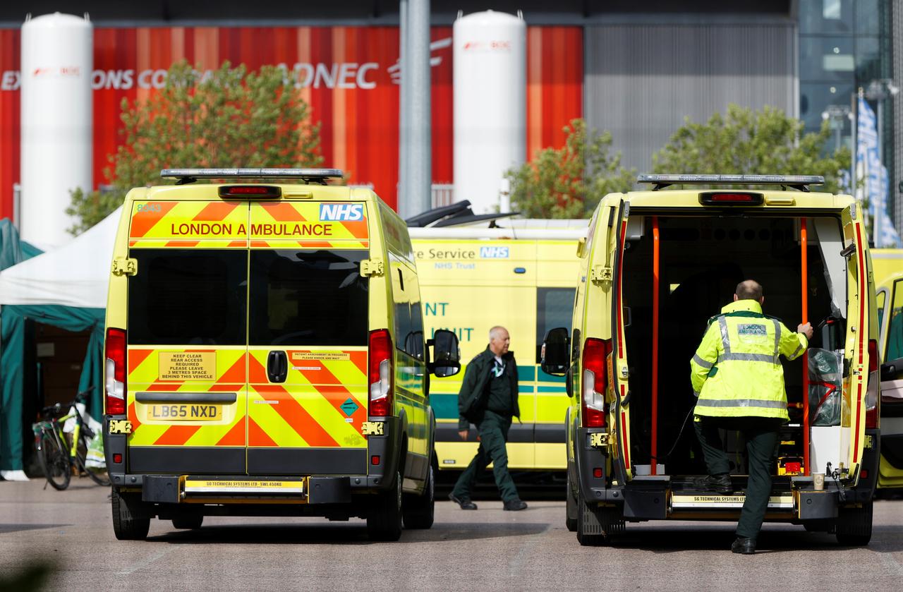 UK COVID-19 death toll rises above 32,000, highest in Europe