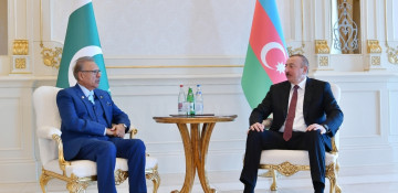 Azerbaijani, Pakistani presidents hold phone talk