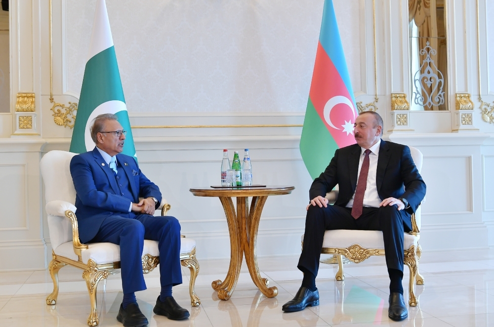 Azerbaijani, Pakistani presidents hold phone talk