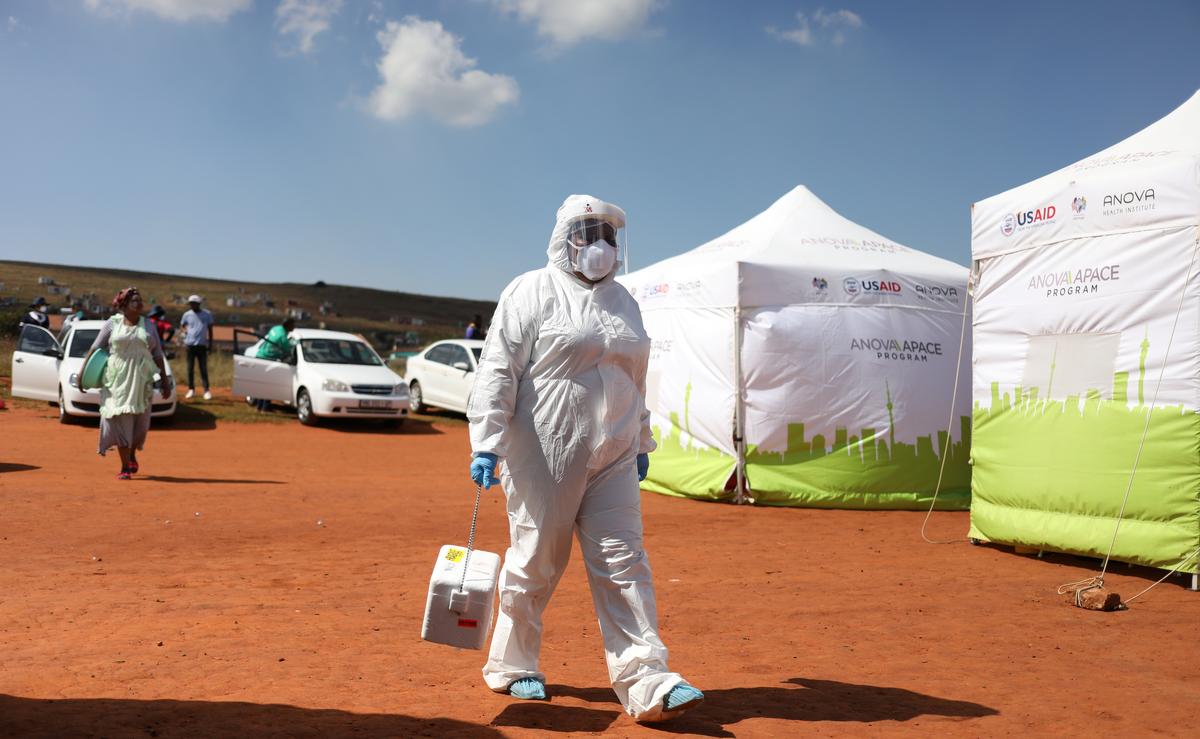 South Africa scientists say up to 50,000 COVID-19 deaths possible