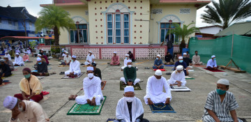 In Pictures: Muslims celebrate Eid al-Fitr in the time of coronavirus