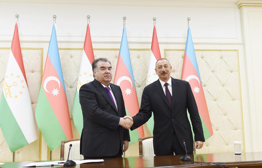 Tajik president congratulates Azerbaijani president