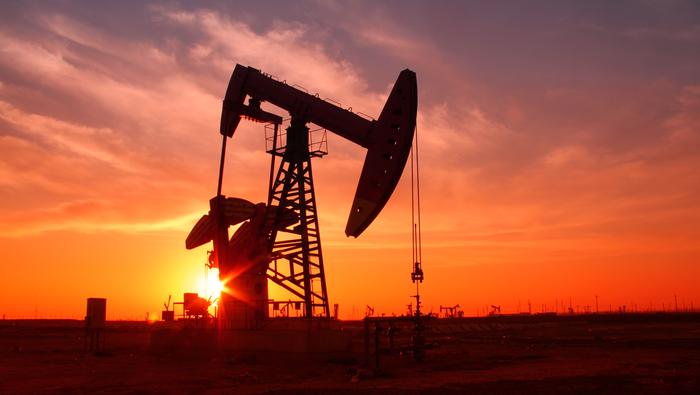 Oil falls as surprise U.S. stock build douses demand recovery hopes