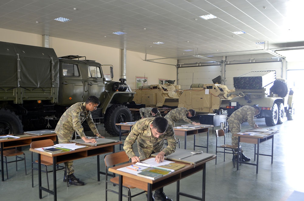 Azerbaijan Military Academy holds state examinations (VIDEO)