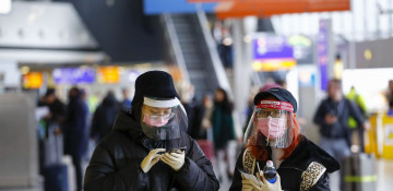 COVID-19: masks and visors help limit virus transmission