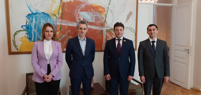 Head of Azerbaijani Community of Nagorno-Karabakh meets French ambassador
