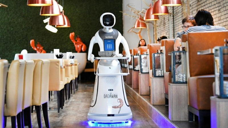 Restaurant in the Netherlands to use robots to help out waiters: NO COMMENT
