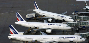 France unveils plan to reopen non-Schengen borders