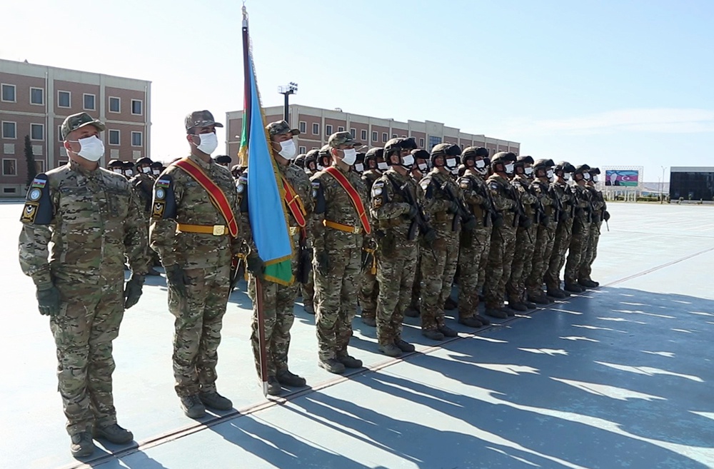 Azerbaijani army’s parade formation leaves for Moscow (VIDEO)
