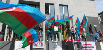 Azerbaijani in Belgium: Police didn't interfere when Armenians beat us