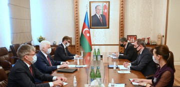 Azerbaijani FM receives Russian ambassador