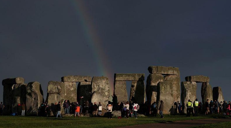 Scientists solve mystery of the origin of Stonehenge megaliths