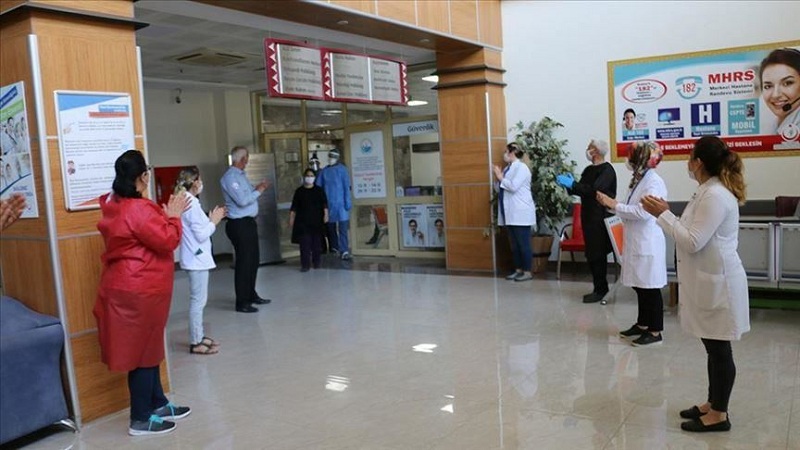 Daily COVID-19 recoveries close to 1,000 in Turkey