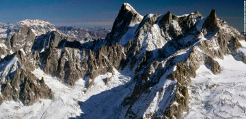 Italians evacuated over risk of falling Mont Blanc ice