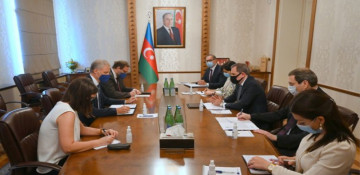 Azerbaijani FM receives EU ambassador
