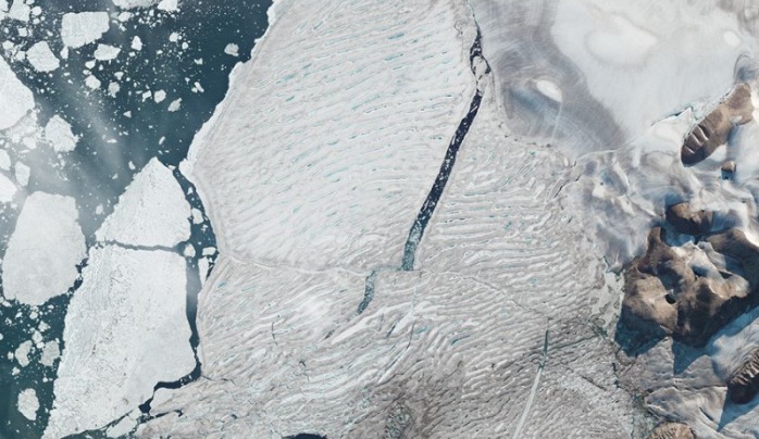 Satellites capture Arctic ice split in Canada's Ellesmere Island