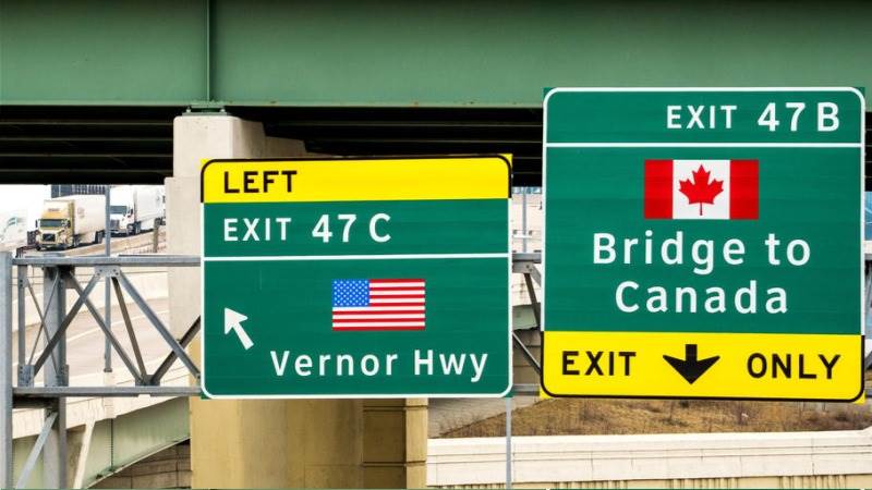 Canada, U.S. agree to extend border closure for another month