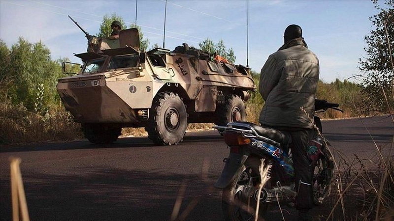 Mutinying soldiers detain Mali president and PM, worsening crisis