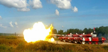 Azerbaijani tank crews continue training for the 