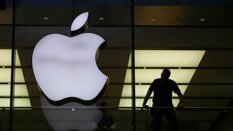 Apple becomes first US firm to hit $2tn in market value