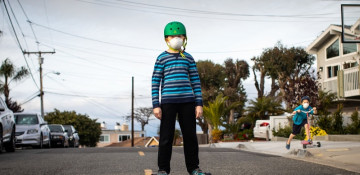 WHO says children aged 12 and over should wear masks like adults