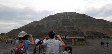 Teotihuacan pyramids, top Mexican tourist draw, reopen to public
