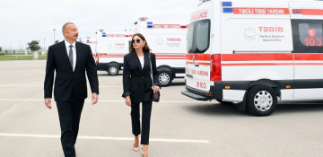 President Ilham Aliyev and first lady Mehriban Aliyeva view new ambulances delivered to Azerbaijan (UPDATED)