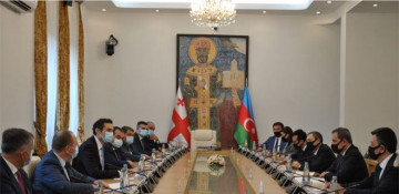 Azerbaijani FM meets with deputy chairman of Georgian parliament