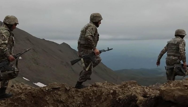 Armenian army retreats in panic