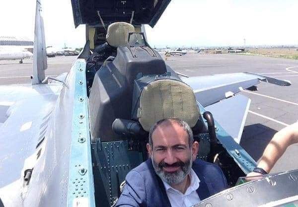 Azerbaijani army destroying military equipment, in background of which Pashinyan took selfie (PHOTO)