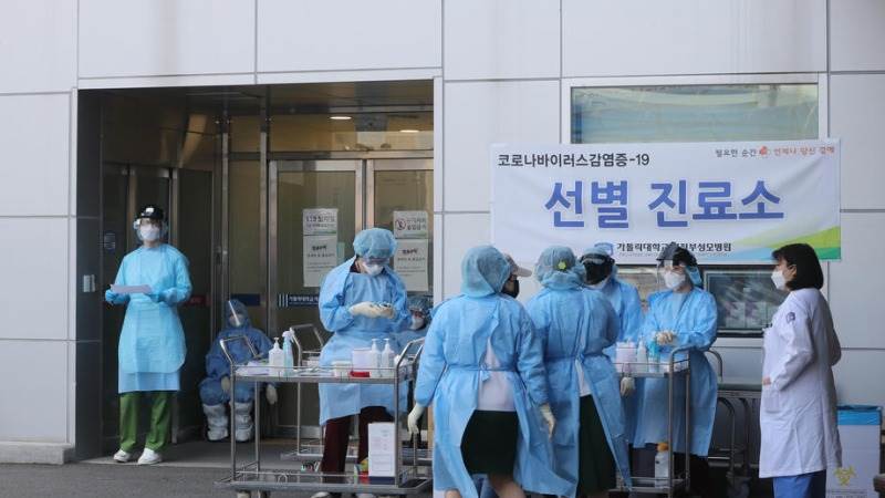 South Korea to tighten social distancing, warns of new COVID-19 crisis
