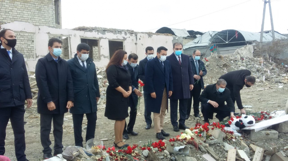 Delegation of OIC Youth Forum visits crime scenes of Armenian armed forces’ missile attacks on Ganja city