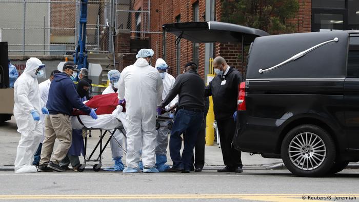 US reports average of 1,300 COVID-19 deaths per day