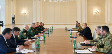 President Ilham Aliyev receives delegation led by Russian Defense Minister