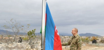President Ilham Aliyev raises Azerbaijani flag in Aghdam city (PHOTO)