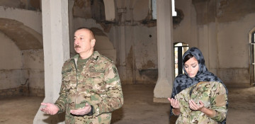 President Ilham Aliyev and First Lady visit Juma mosque in Aghdam (PHOTO)